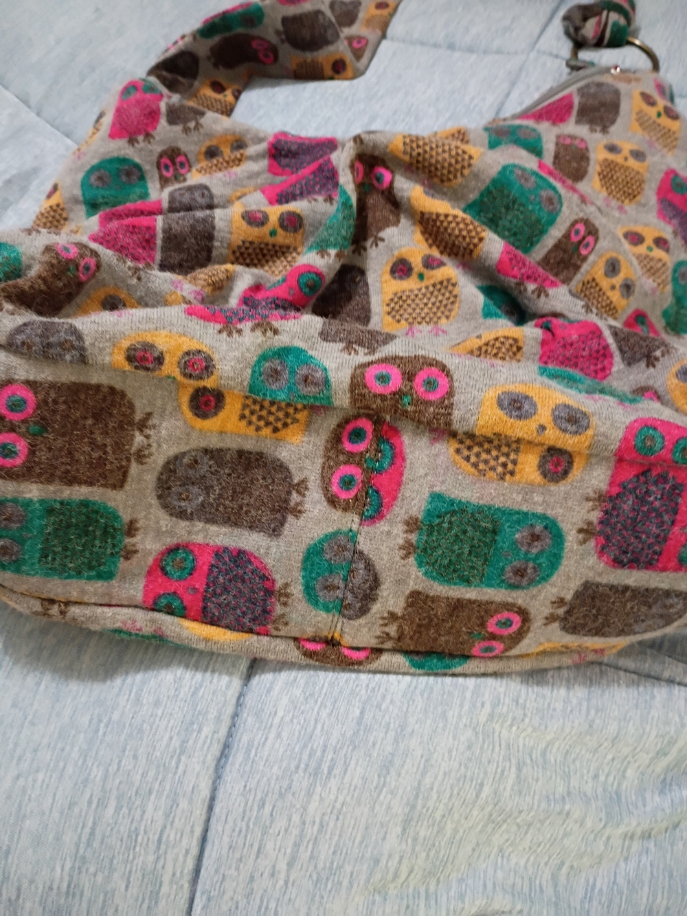 Colorful Owl-Print Slouch Hobo Bag in Multicolor - Picture 2 of 6